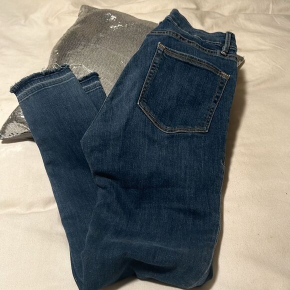 Good American Good Leg Skinny Jeans - Picture 7 of 12